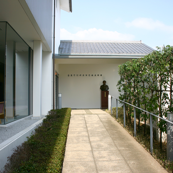 奈良市杉岡華邨書道美術館